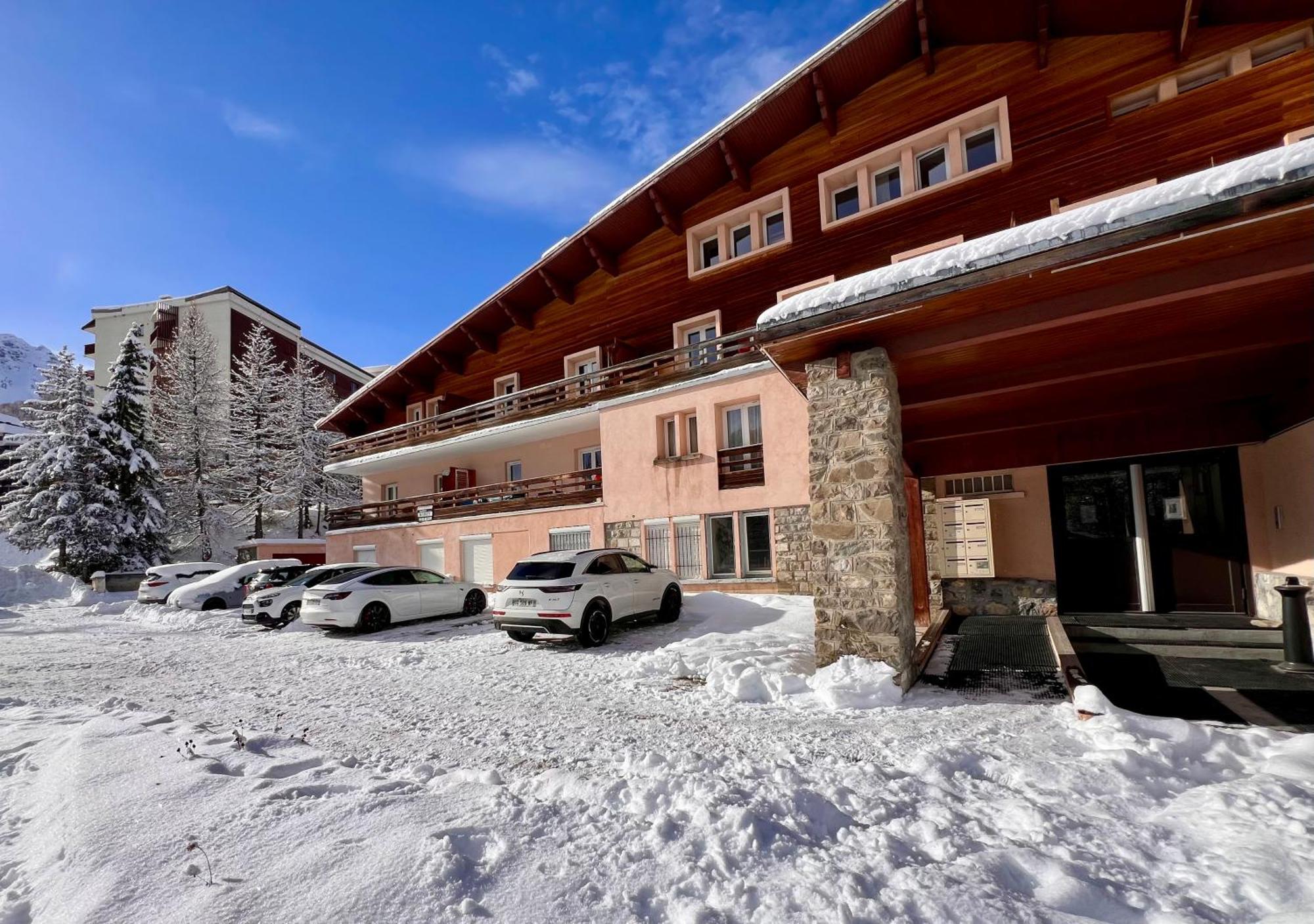 Vars, Appart Spacieux Renove 4 Couchages Dans Chalet Вар Екстер'єр фото